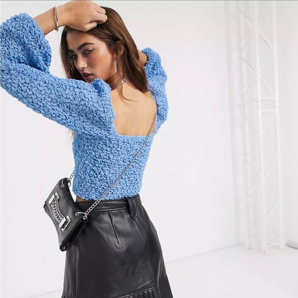 Blue textured bubble sleeved crop top - Picture 3 of 7
